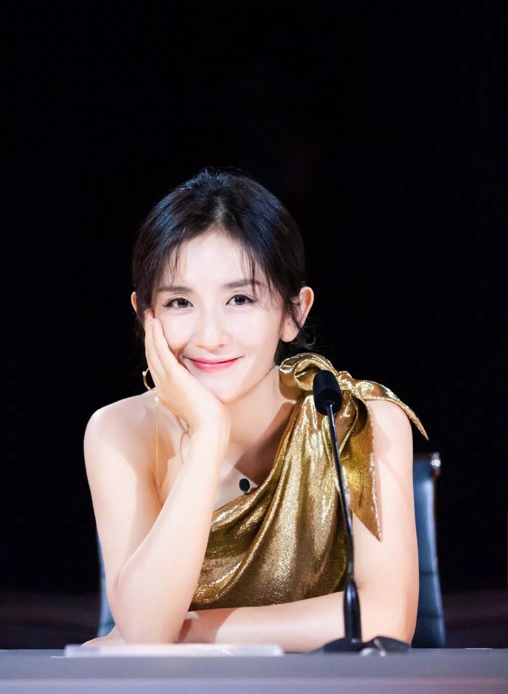 л�ȵ����˺����֣����Ǹ�����ͷ��ɵ��㡭