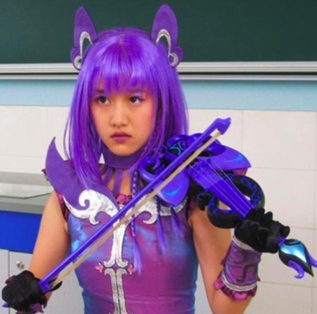 ͯ��Ů�����ɫ����ϲ��������Ļ���·�ˣ������ұ��˶�����