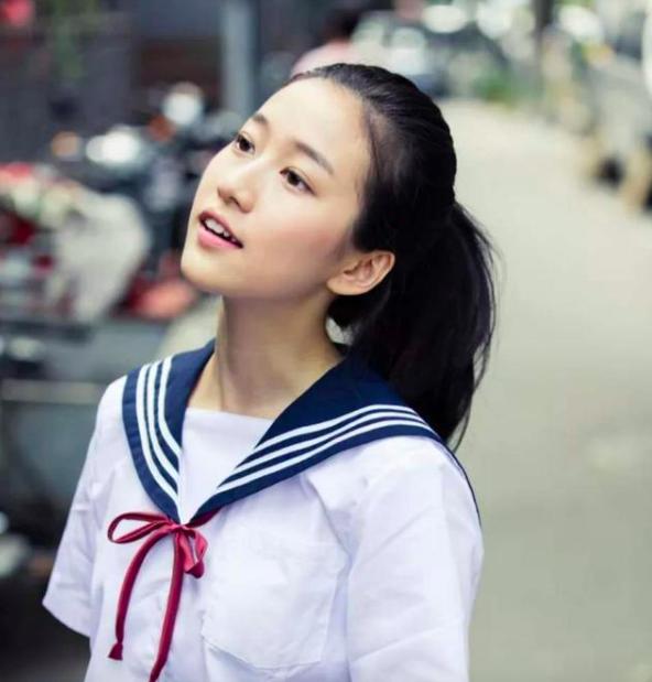 ͯ��Ů�����ɫ����ϲ��������Ļ���·�ˣ������ұ��˶�����