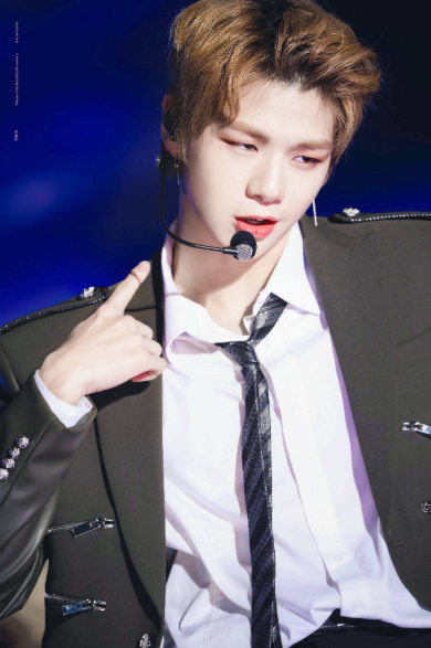 ���ڣ��������ȷ��7��25��solo���� ��׼����¼��MV