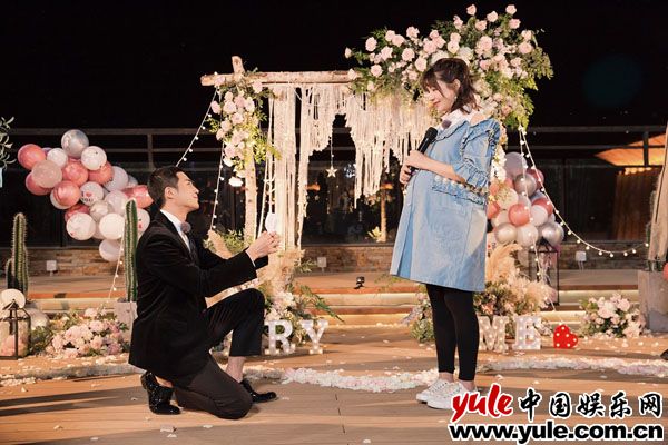 姜潮求婚麦迪娜 姜潮惊喜求婚麦迪娜超甜蜜 8090组合再聚首感动满满