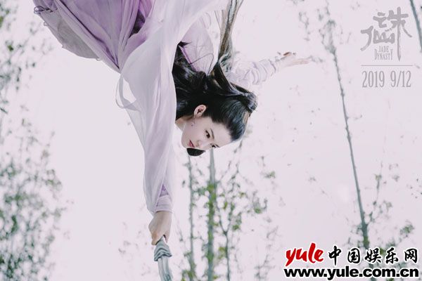 李沁饰演“陆雪琪”. 电影《诛仙》曝光角色海报 李沁版陆雪琪上演“眼神杀”
